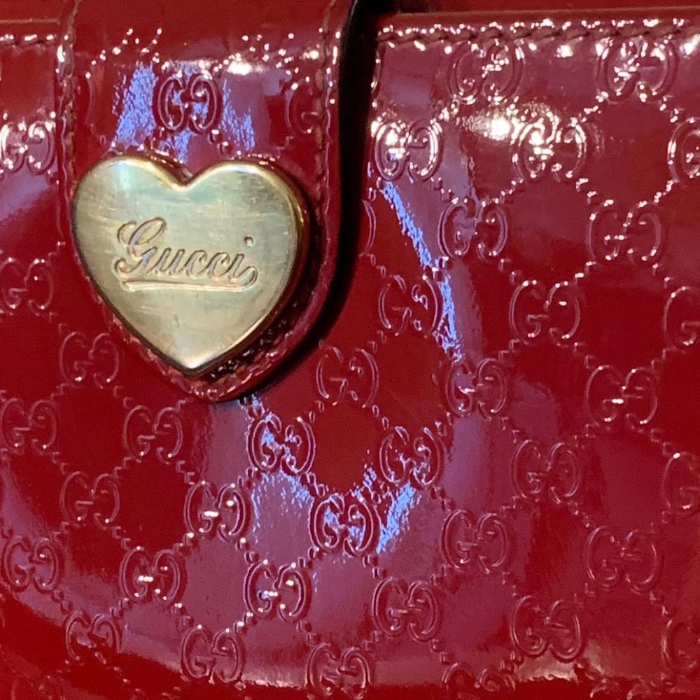 AUTH RED GUCCI LONG WALLET